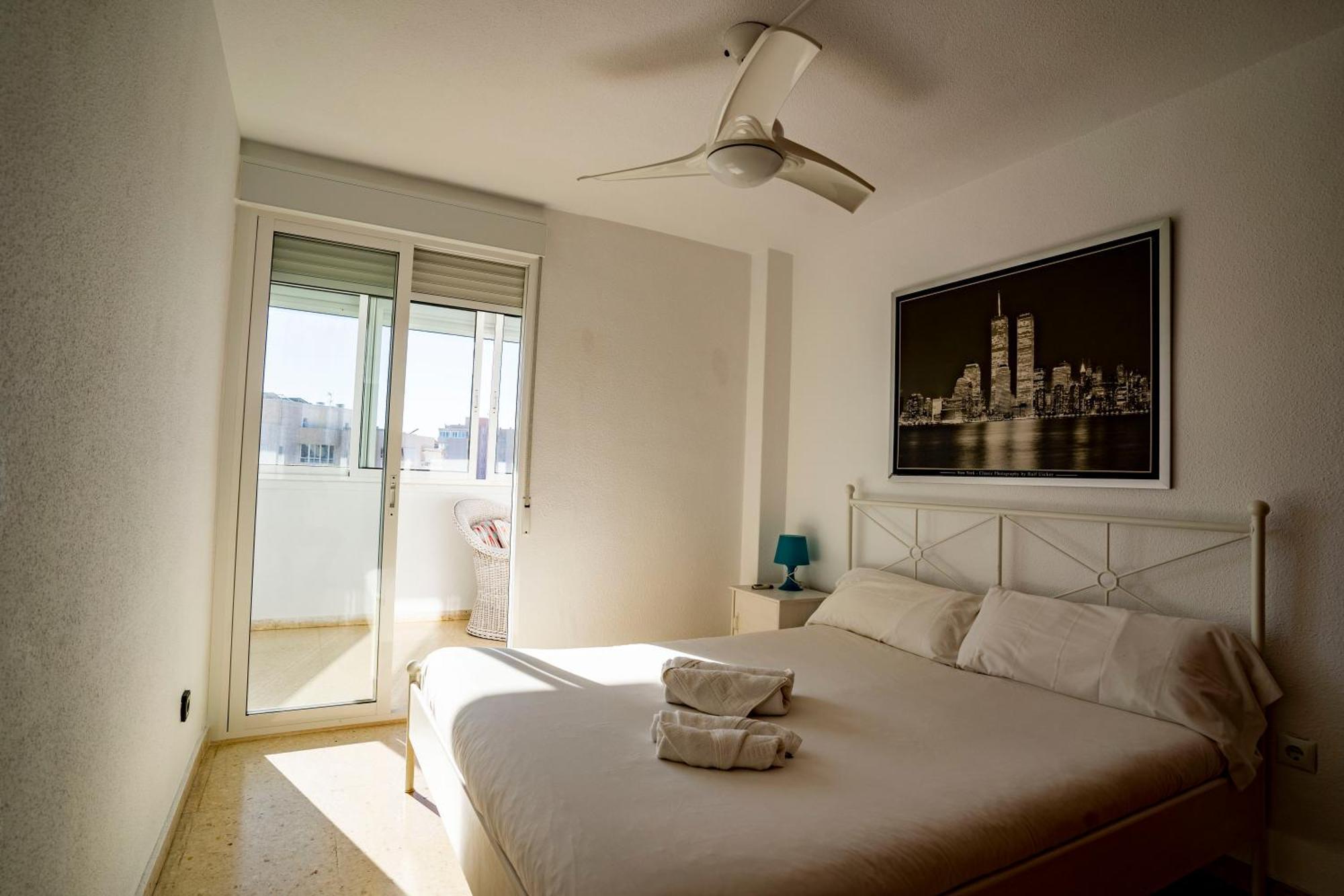 Apartamento Faro Blanco อาลิกันเต ภายนอก รูปภาพ