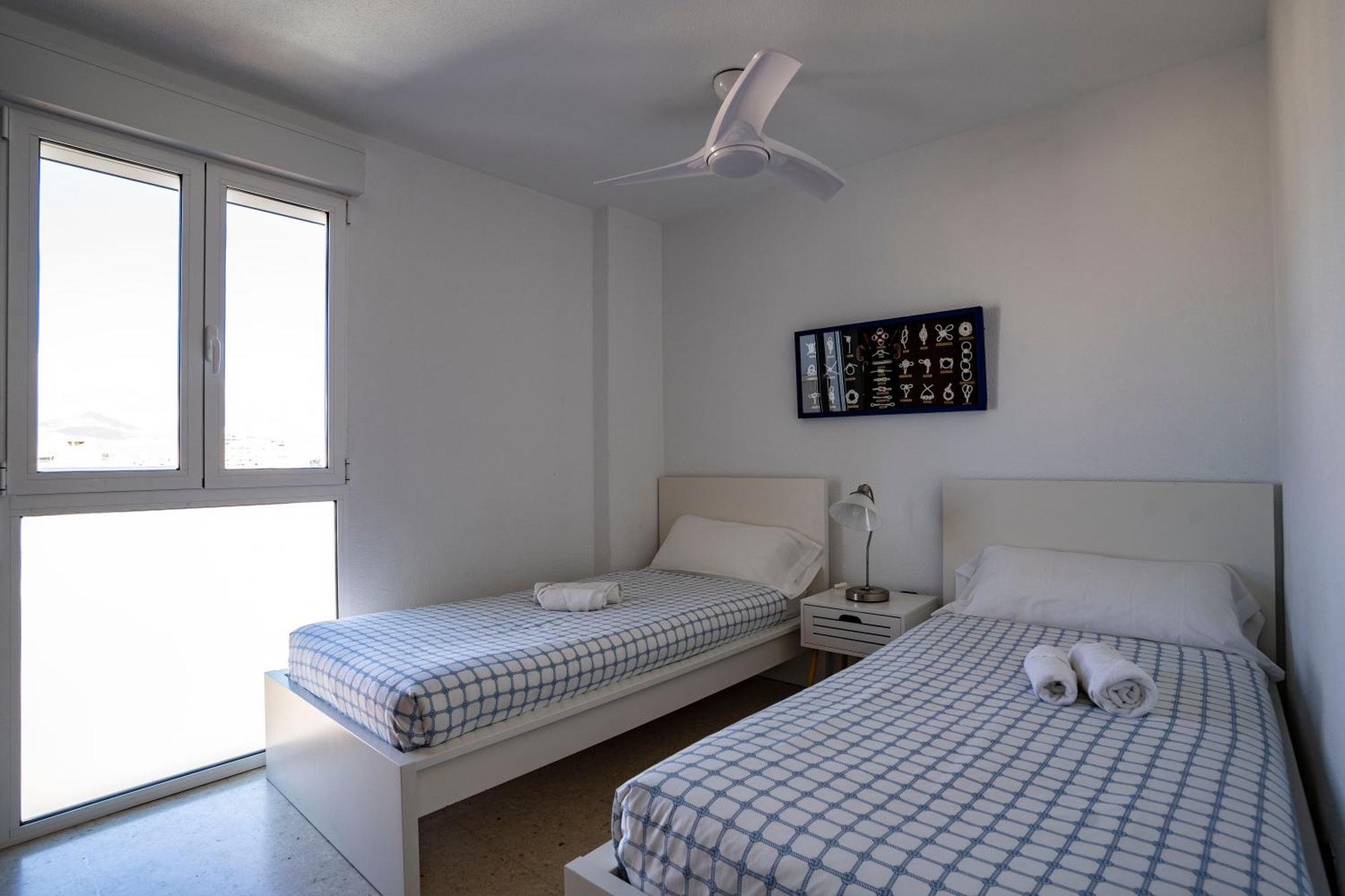 Apartamento Faro Blanco อาลิกันเต ภายนอก รูปภาพ